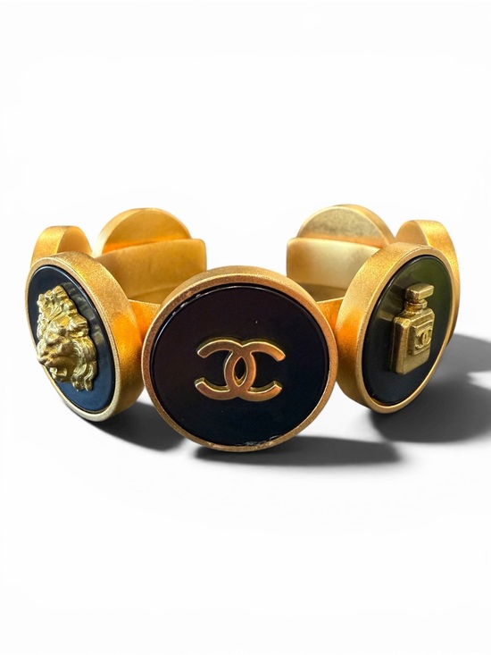 CHANEL Jewelry - Chanel, Bracelet, "Seven Icon Charm Bracelet", 1995.
